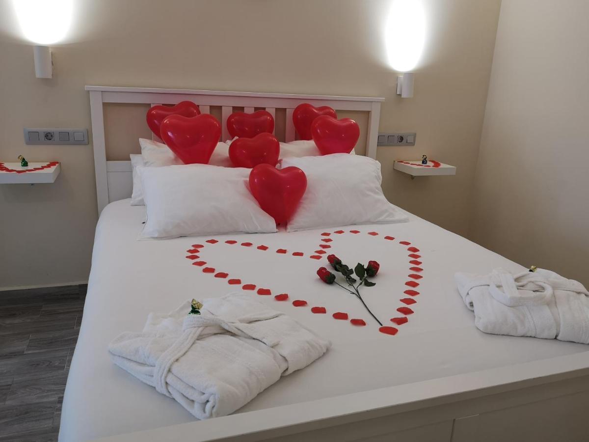 Eres Emerita "Apartamentos & Suites" Merida Exterior photo