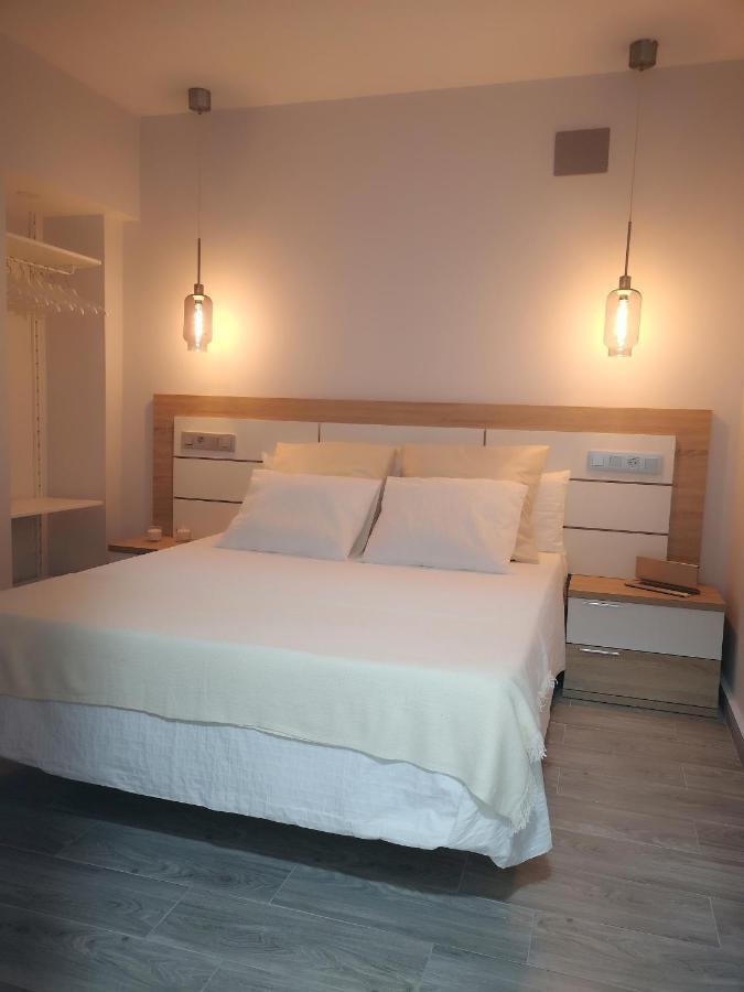 Eres Emerita "Apartamentos & Suites" Merida Exterior photo