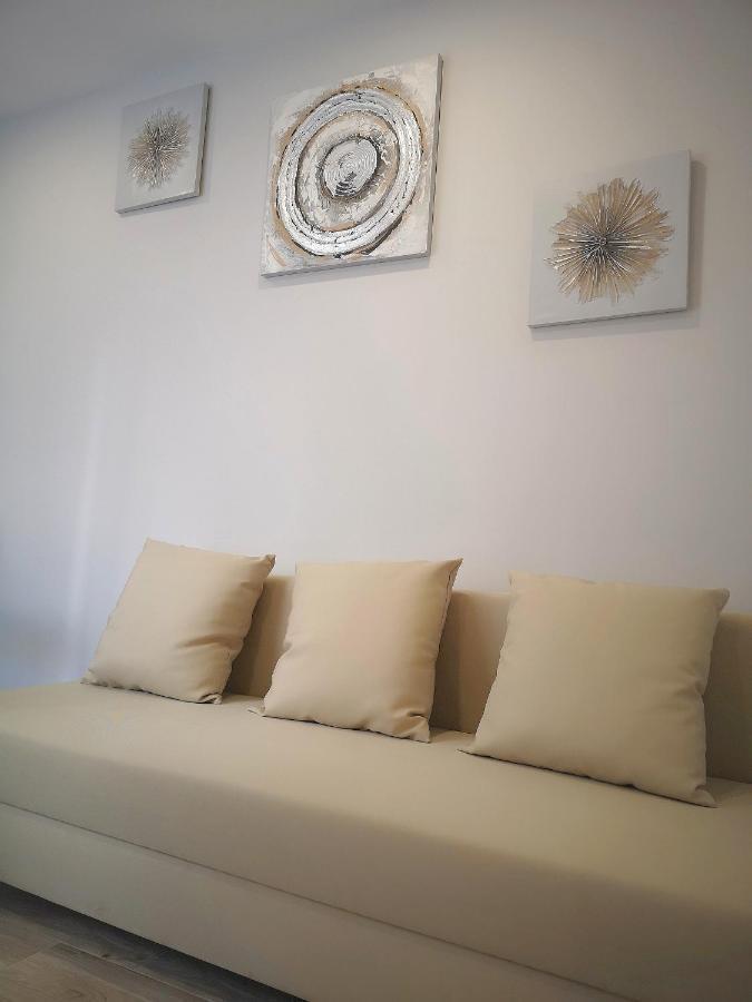 Eres Emerita "Apartamentos & Suites" Merida Exterior photo